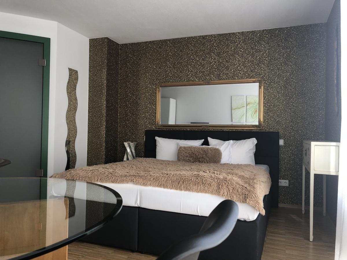 Sunny Aparthotel München
